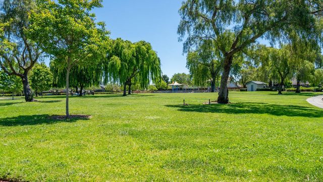 600 Bainbridge Street, Foster City, CA 94404