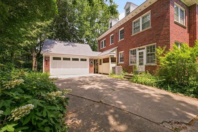 1109 S Douglas Avenue, Urbana, IL 61801