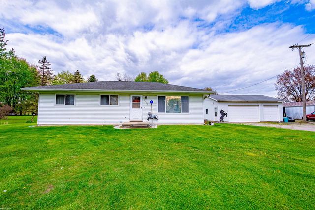 7160 Fred W Moore Highway, Saint Clair, MI 48079
