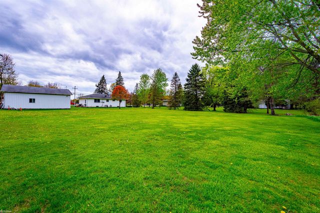 7160 Fred W Moore Highway, Saint Clair, MI 48079