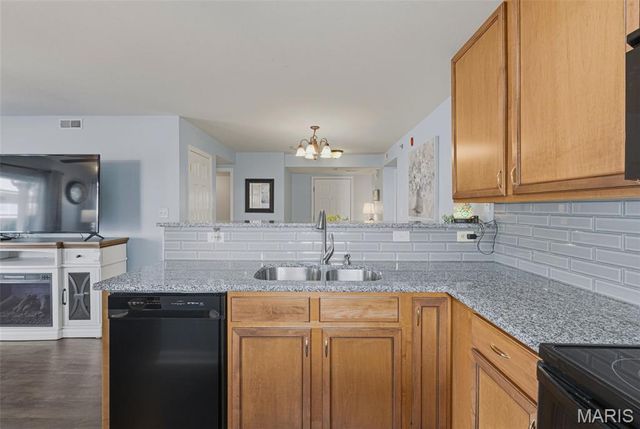160 Brandy Mill Circle 7D, High Ridge, MO 63049