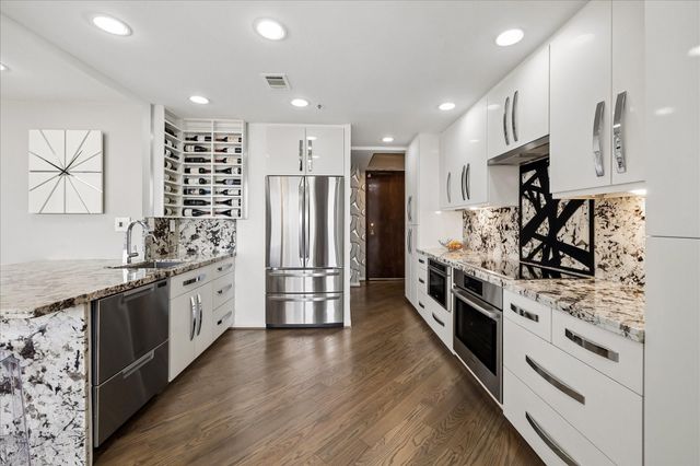 3350 Mccue Road 1101, Houston, TX 77056