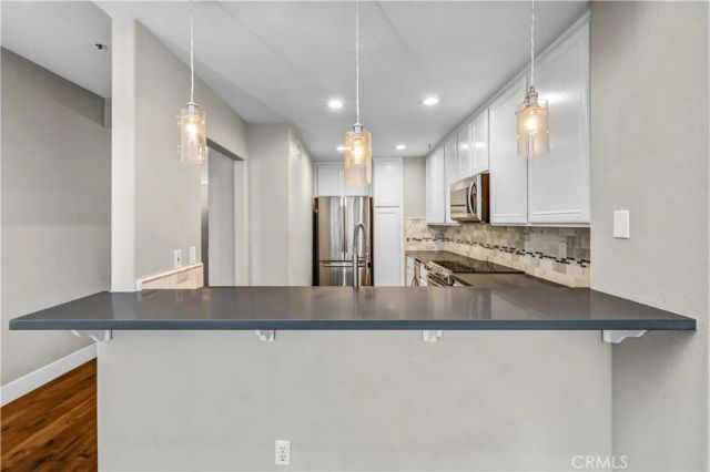 200 Paris Lane 304, Newport Beach, CA 92663