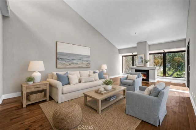 200 Paris Lane 304, Newport Beach, CA 92663