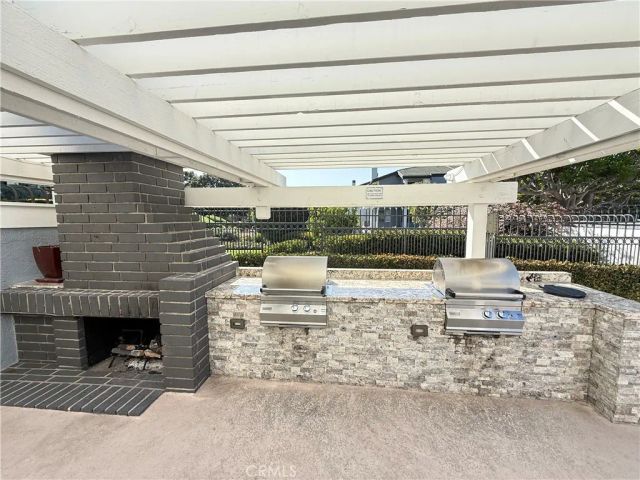 200 Paris Lane 304, Newport Beach, CA 92663