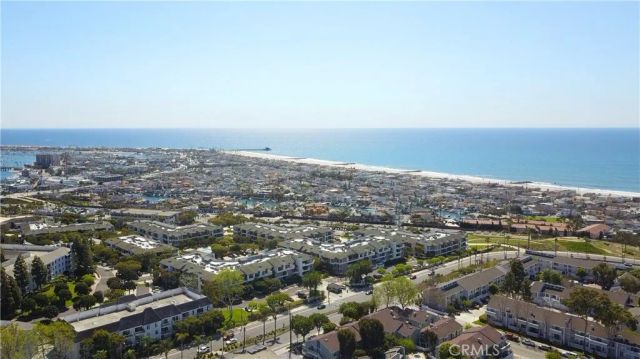 200 Paris Lane 304, Newport Beach, CA 92663