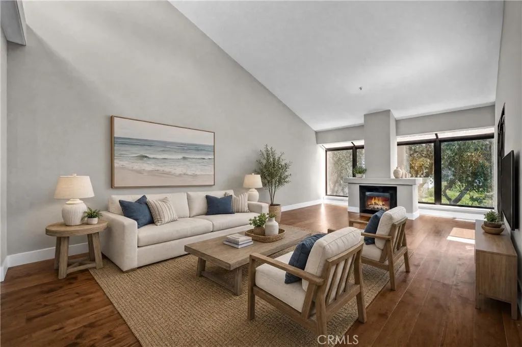 200 Paris Lane 304, Newport Beach, CA 92663
