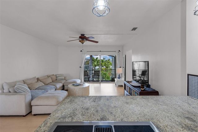 1535 SE 15TH Street 305, Fort Lauderdale, FL 33316