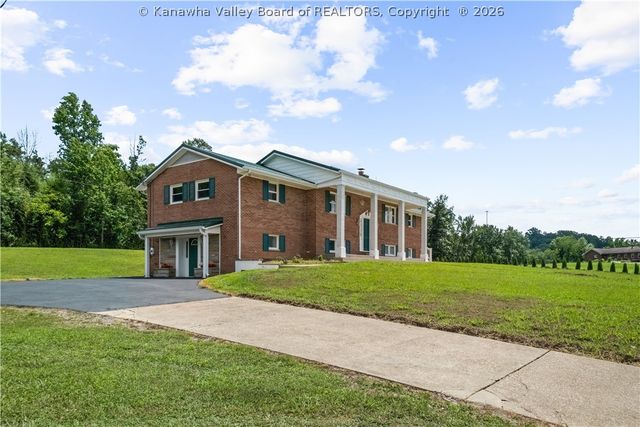 3 Lous Drive, Elkview, WV 25071