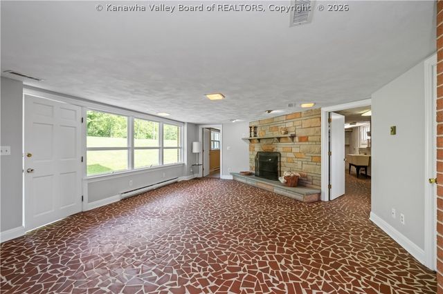 3 Lous Drive, Elkview, WV 25071