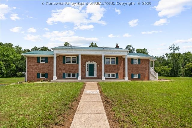 3 Lous Drive, Elkview, WV 25071