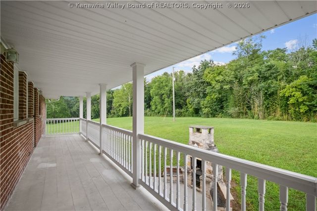 3 Lous Drive, Elkview, WV 25071