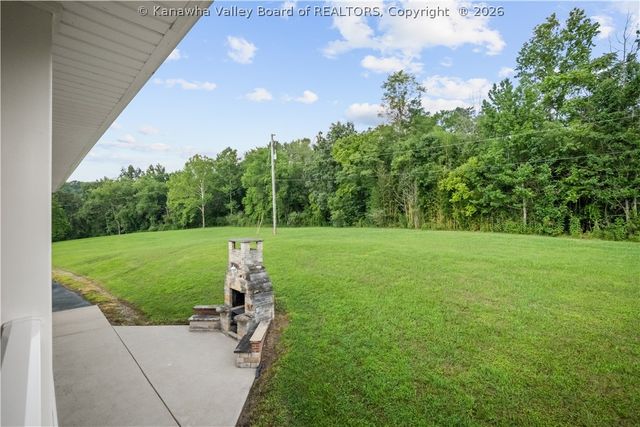 3 Lous Drive, Elkview, WV 25071