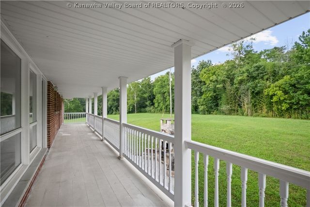 3 Lous Drive, Elkview, WV 25071