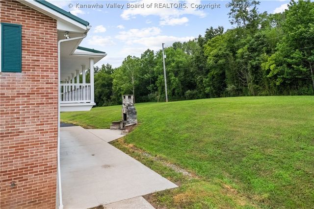 3 Lous Drive, Elkview, WV 25071