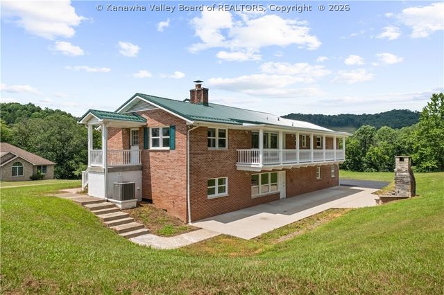 3 Lous Drive, Elkview, WV 25071