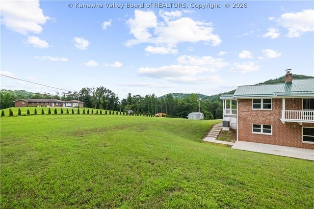 3 Lous Drive, Elkview, WV 25071