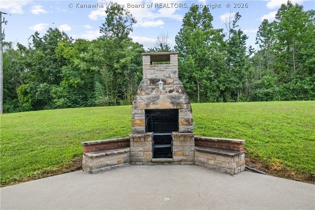 3 Lous Drive, Elkview, WV 25071