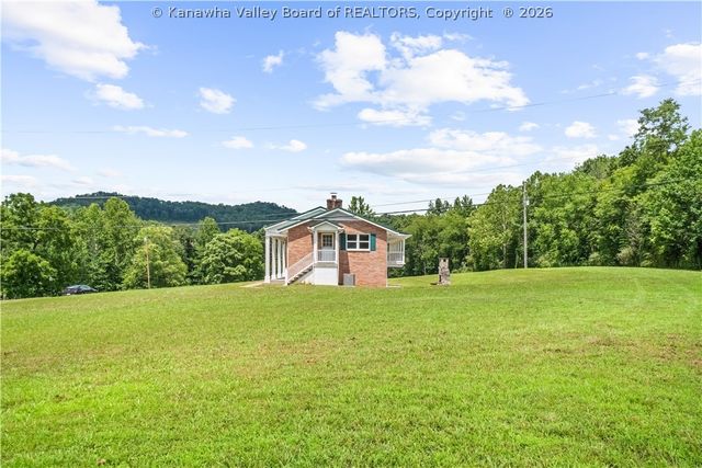 3 Lous Drive, Elkview, WV 25071