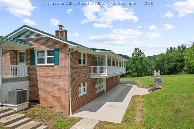 3 Lous Drive, Elkview, WV 25071