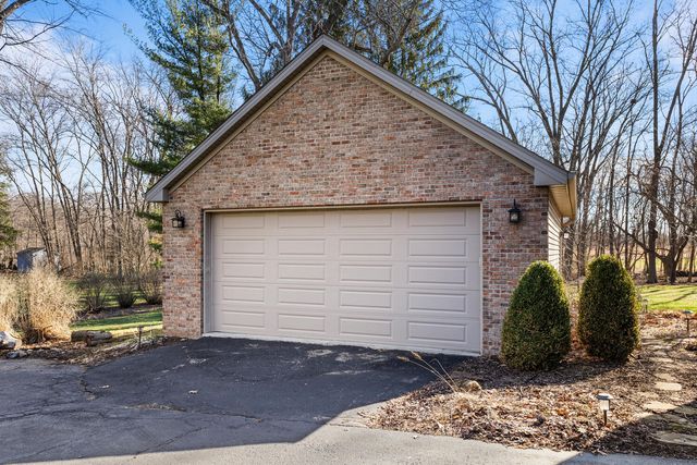 1506 WOODFIELD Drive, Mahomet, IL 61853