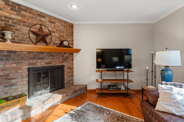 1506 WOODFIELD Drive, Mahomet, IL 61853