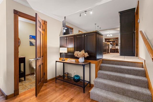 1506 WOODFIELD Drive, Mahomet, IL 61853