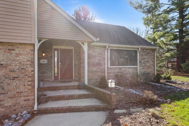 1506 WOODFIELD Drive, Mahomet, IL 61853