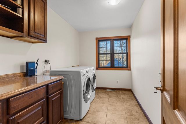 1506 WOODFIELD Drive, Mahomet, IL 61853