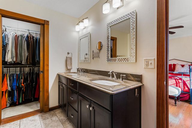 1506 WOODFIELD Drive, Mahomet, IL 61853