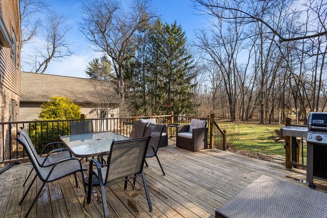 1506 WOODFIELD Drive, Mahomet, IL 61853