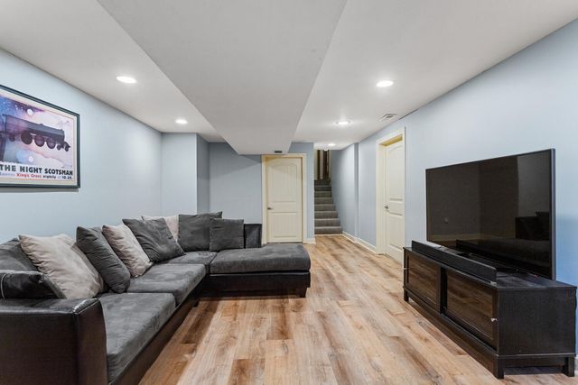 1506 WOODFIELD Drive, Mahomet, IL 61853