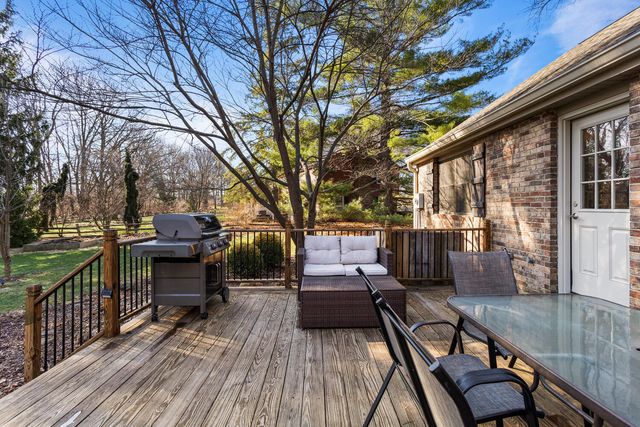 1506 WOODFIELD Drive, Mahomet, IL 61853