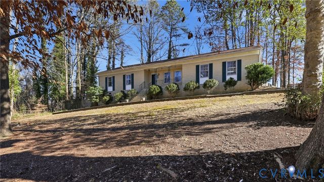 408 Springdale Ave, Colonial Heights, VA 23834