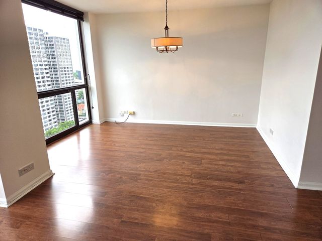 4343 N Clarendon Street 2110, Chicago, IL 60613