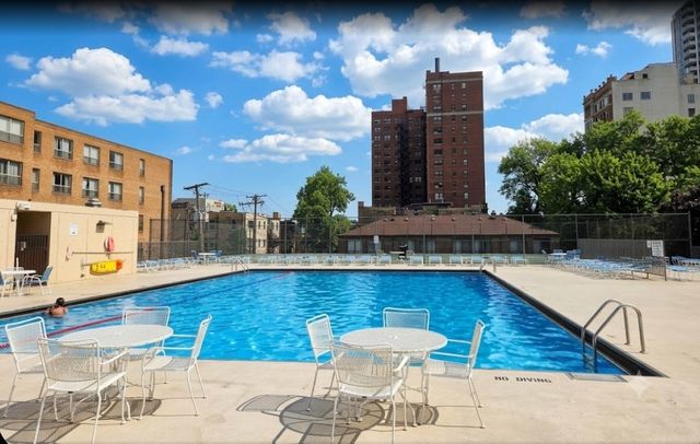 4343 N Clarendon Street 2110, Chicago, IL 60613