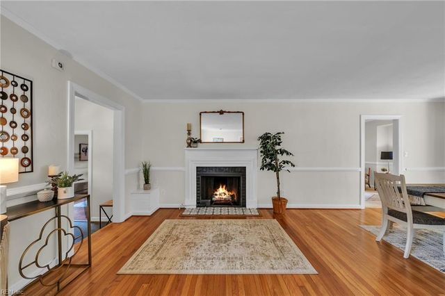 239 Shoe LN, Newport News, VA 23606