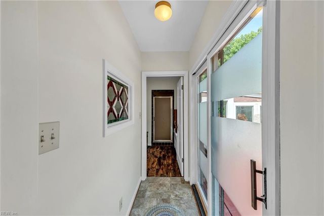239 Shoe LN, Newport News, VA 23606