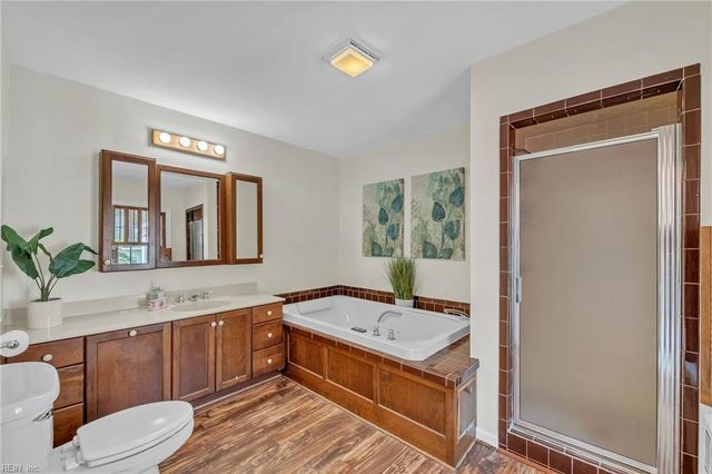 239 Shoe LN, Newport News, VA 23606