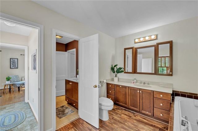 239 Shoe LN, Newport News, VA 23606