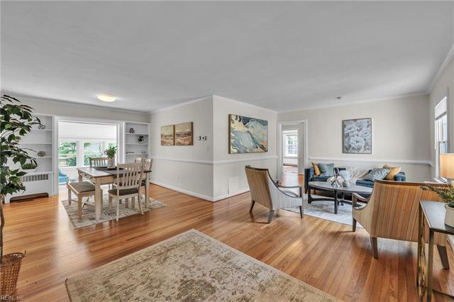 239 Shoe LN, Newport News, VA 23606