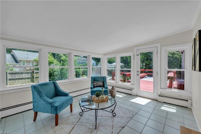239 Shoe LN, Newport News, VA 23606