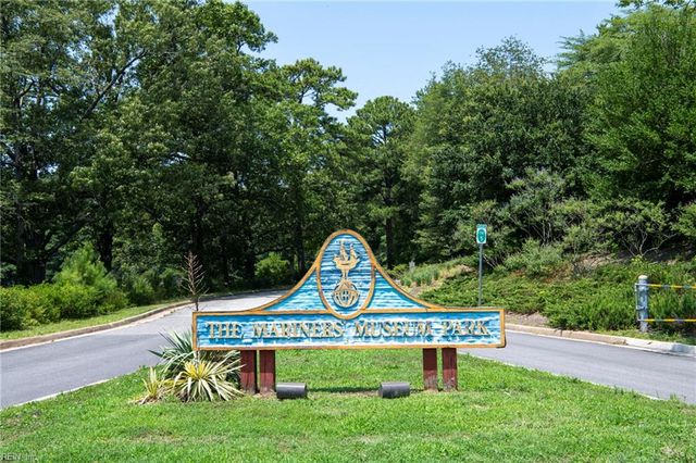 239 Shoe LN, Newport News, VA 23606