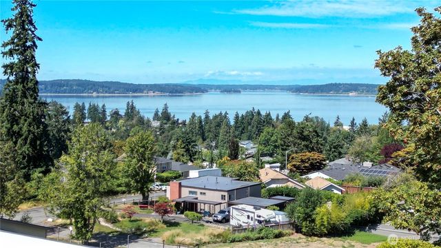1207 Adams Street, Steilacoom, WA 98388
