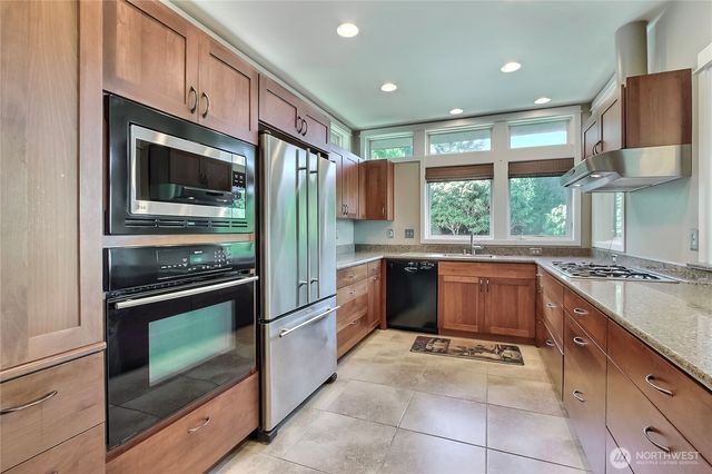 1207 Adams Street, Steilacoom, WA 98388