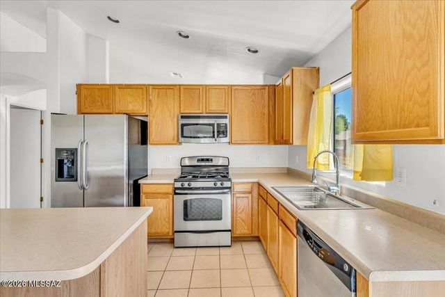 1311 W Calle Rancho Rio, Tucson, AZ 85714