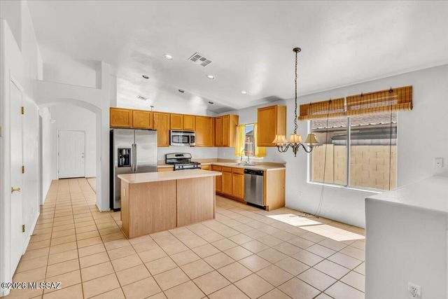 1311 W Calle Rancho Rio, Tucson, AZ 85714