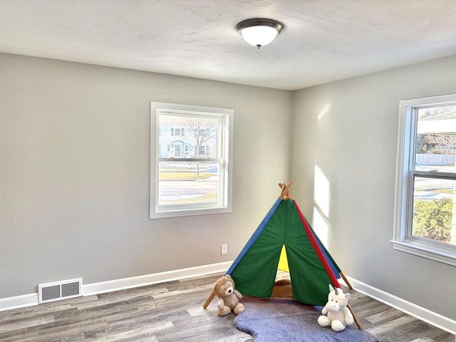 338 RIVER DRIVE, Appleton, WI 54915