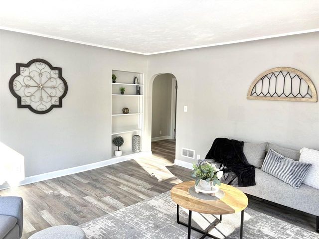 338 RIVER DRIVE, Appleton, WI 54915