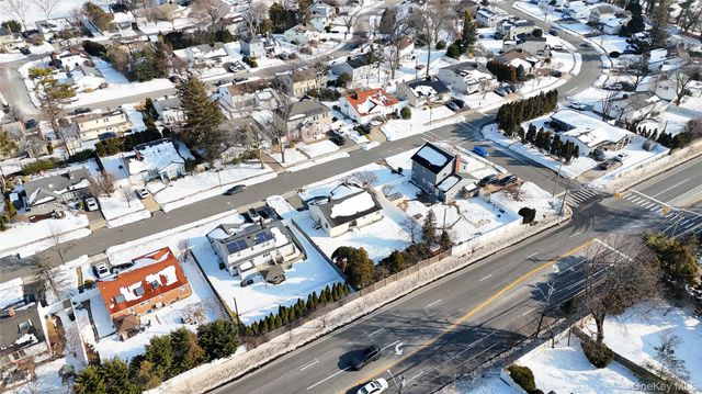 24 Elderberry Road, Syosset, NY 11791